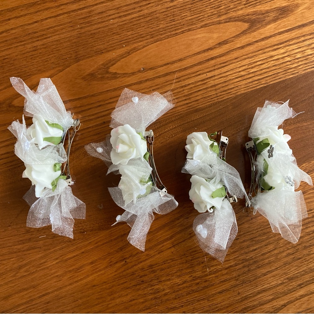Elegant White Floral Hair Clips. 4 options